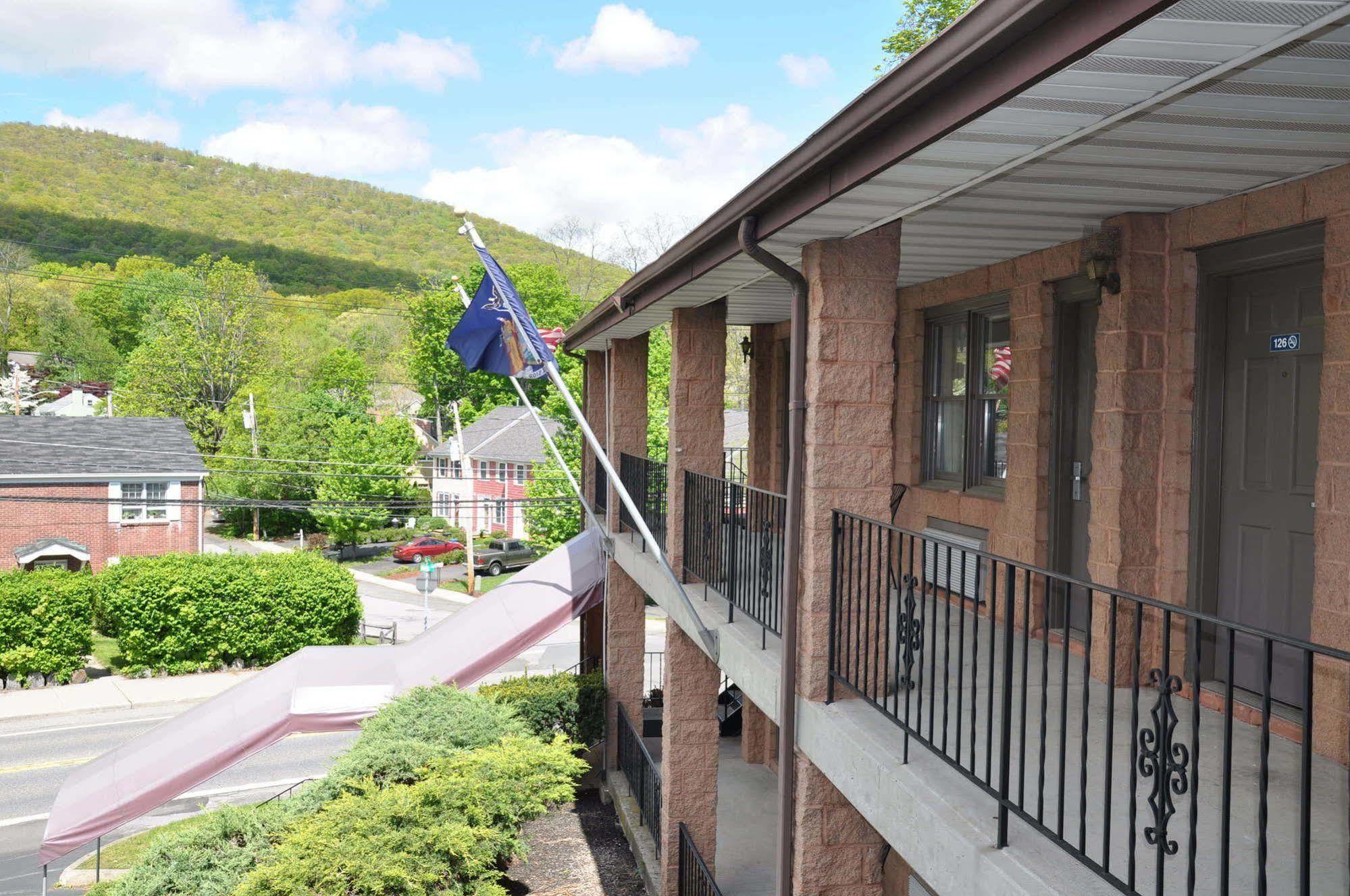 West Point Motel Highland Falls Exteriör bild